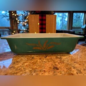 Vintage 1960 Pyrex Promo Baking Dish Teal Green with Golden Wheat. No chips. 7x3